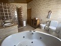 Groot landhuis met marmeren bedrijf en druivenplantage in  Dream Villas Alicante