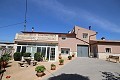 Groot landhuis met marmeren bedrijf en druivenplantage in  Dream Villas Alicante