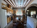 Groot landhuis met marmeren bedrijf en druivenplantage in  Dream Villas Alicante