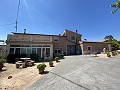 Groot landhuis met marmeren bedrijf en druivenplantage in  Dream Villas Alicante