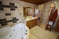 Groot landhuis met marmeren bedrijf en druivenplantage in  Dream Villas Alicante