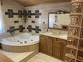 Groot landhuis met marmeren bedrijf en druivenplantage in  Dream Villas Alicante