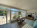Groot landhuis met marmeren bedrijf en druivenplantage in  Dream Villas Alicante