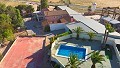 Groot landhuis met marmeren bedrijf en druivenplantage in  Dream Villas Alicante