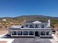 Prachtige nieuwe villa te koop in Pinoso in  Dream Villas Alicante