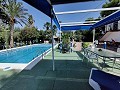 Landhaus mit Pool und Nebengebäuden in  Dream Villas Alicante