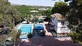 Landhaus mit Pool und Nebengebäuden in  Dream Villas Alicante
