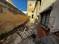 Große Reform-Yecla, sechs Schlafzimmer, zwei Badezimmer in  Dream Villas Alicante