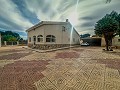 Schöne Villa zwischen Sax und Elda mit Pool und Gästehaus in  Dream Villas Alicante