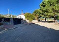 Villa mit 3 Schlafzimmern und 1 Bad in toller Lage mit Pool und Gästehaus auf 2 Etagen in Sax in  Dream Villas Alicante