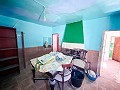 Geräumiges Landhaus mit 8 Zimmern zum Renovieren in Yecla in  Dream Villas Alicante