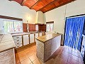 Magnífico campo con potencial de reforma en Almansa  in  Dream Villas Alicante