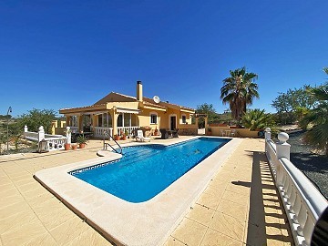 Mooie villa met 3 slaapkamers en 2 badkamers in La Zarza