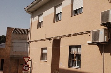 Casa Adosada de 3 Dormitorios y 3 Baños en el Corazón de Pinoso